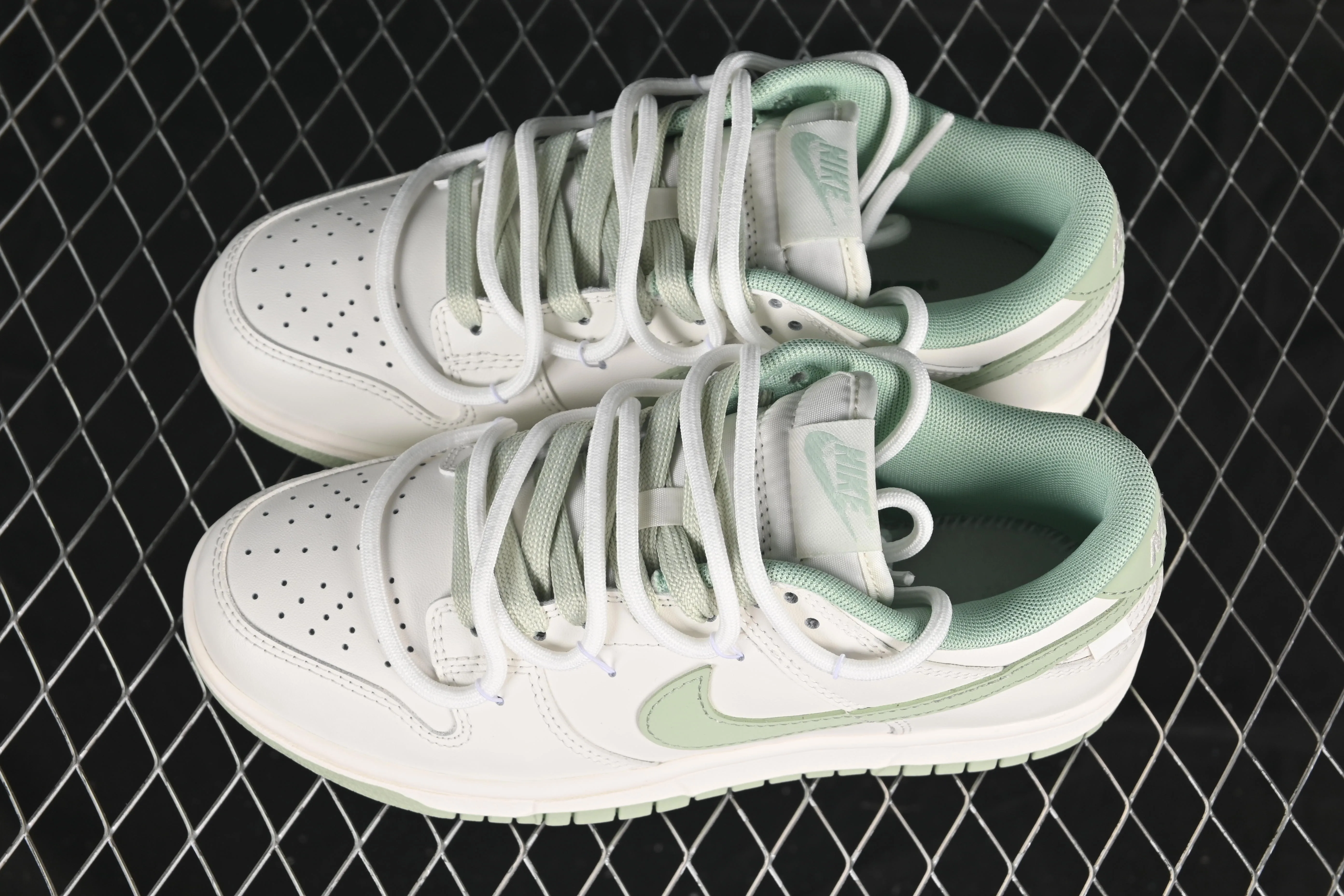 All Categories Nk SB Dunk Series Nk SB Dunk Low High-end Customized Low-top Shoes Nike SB Dunk Low "Just Do It" Straps Anniversary High-end Customized Low-top Casual Shoes WG0508-048